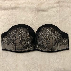 Victoria’s Secret strapless bra